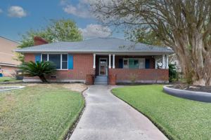 featured image of 4301 Avenue O #1