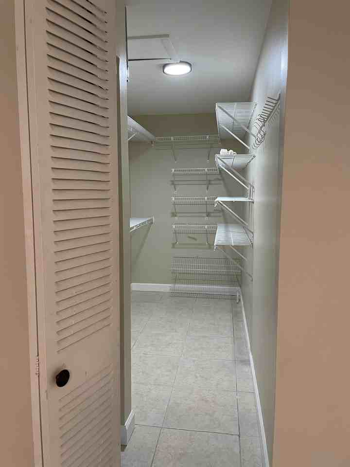 4702 Southwest 67th Avenue - O-19Unit O-19 #O19 - Photo 7 of 10