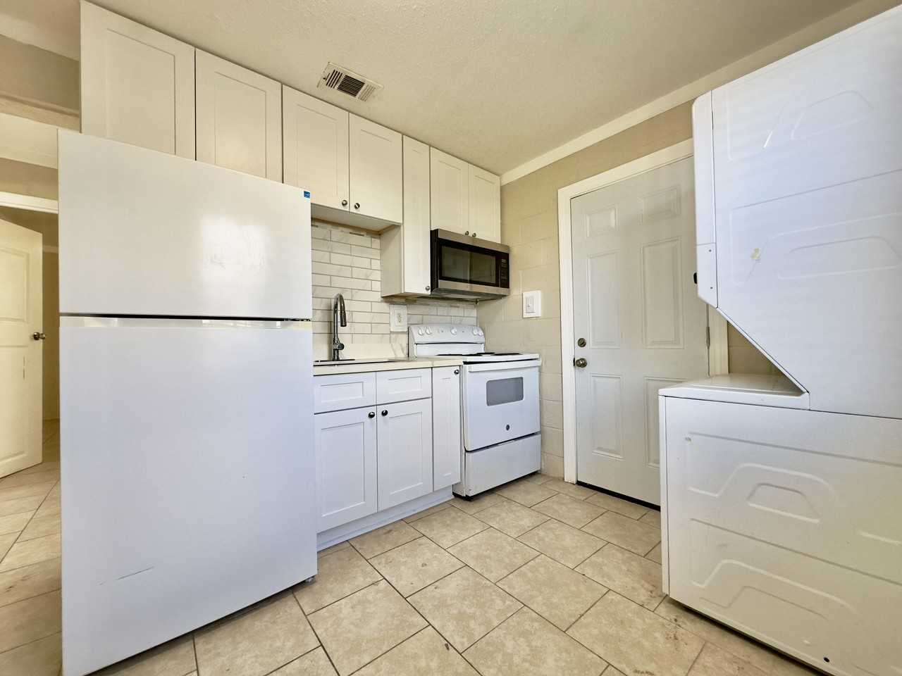 8724 Forshey St #1B - Photo 3 of 10