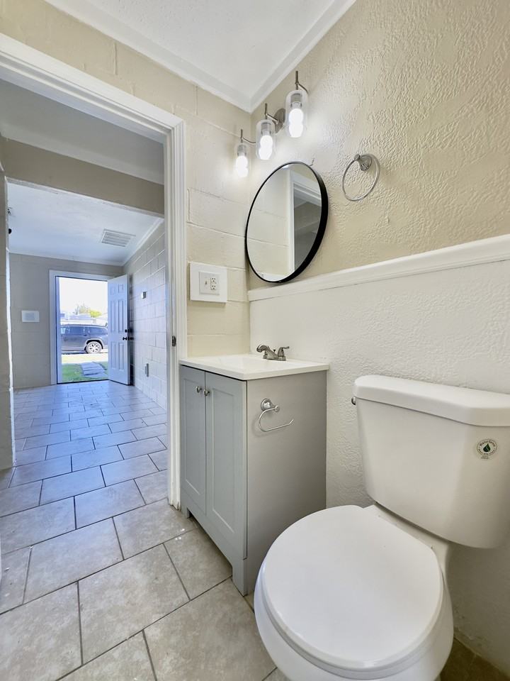 8724 Forshey St #1B - Photo 6 of 10