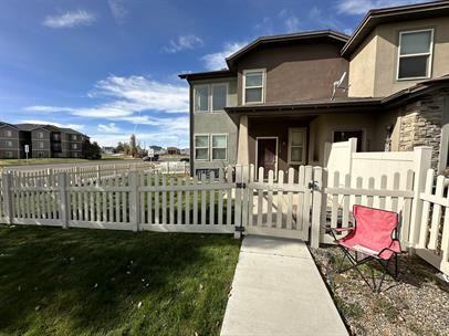 3529 Autumn Colors Dr #TH - Photo 2 of 20