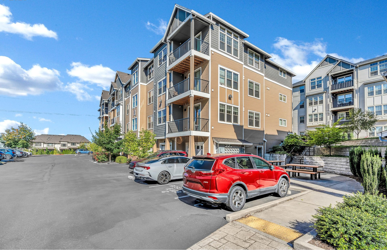 17181 Southwest Snowdale StreetUnit 302 #1 - Photo 2 of 50