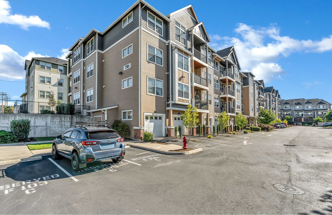 17181 Southwest Snowdale StreetUnit 302 #1 - Photo 3 of 50