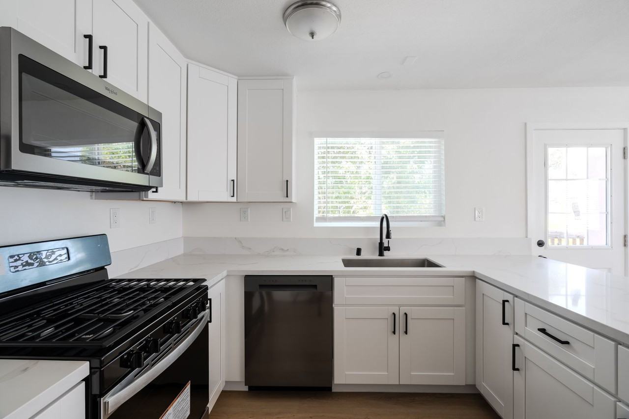 5191 Alumni Pl - Photo 4 of 26