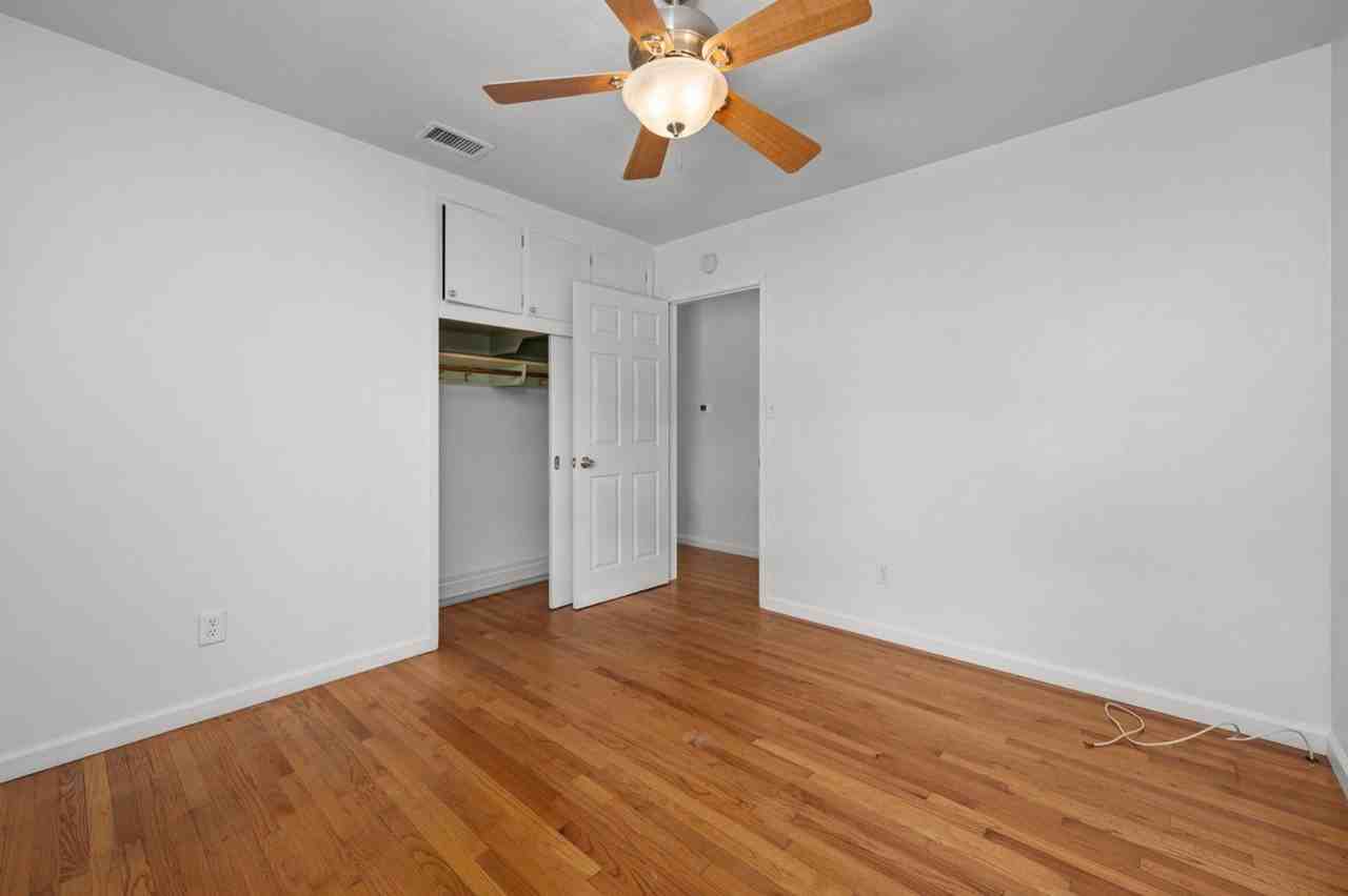 4922 64th St - Photo 7 of 24