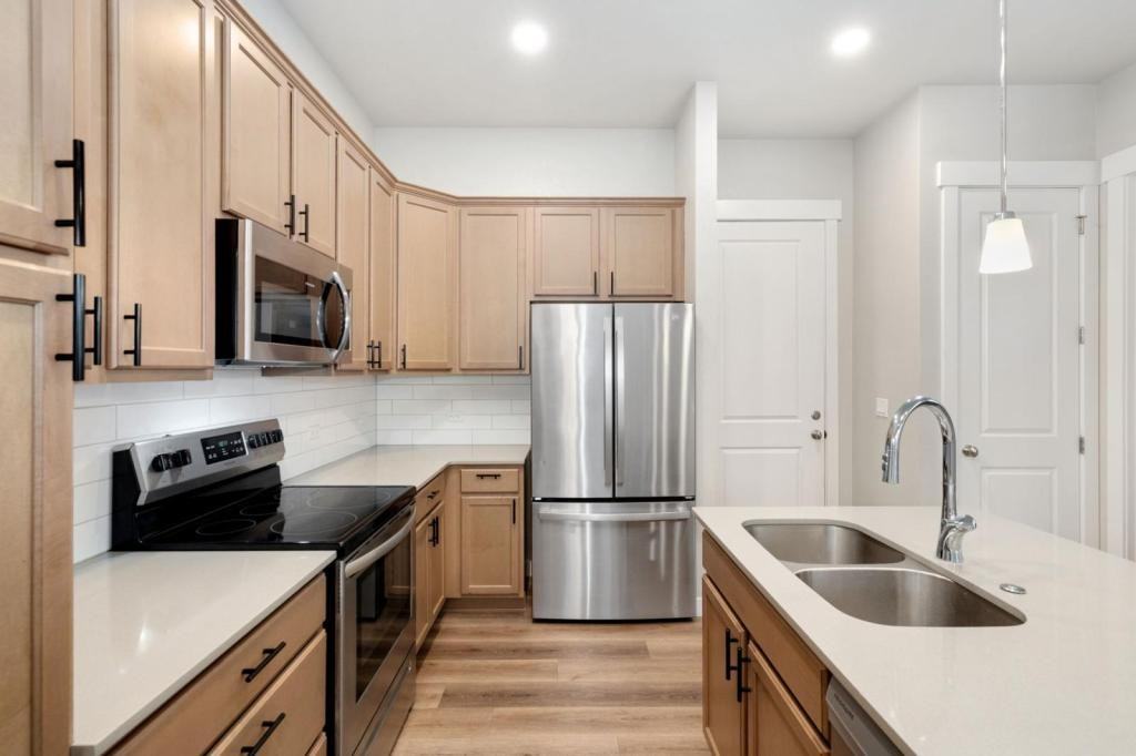 4190 S Park Dr - Photo 6 of 17