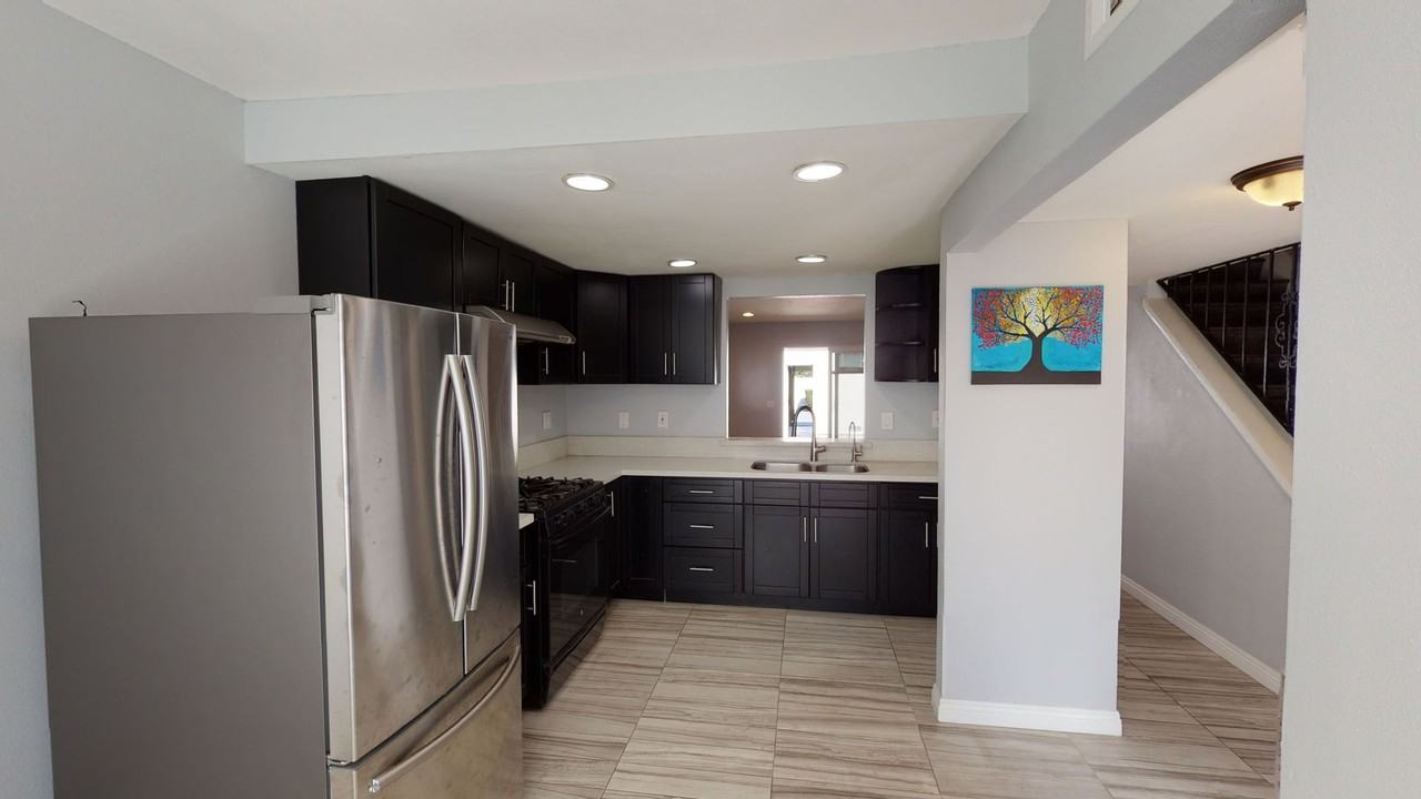 13849 La Jolla Plz - Photo 2 of 15