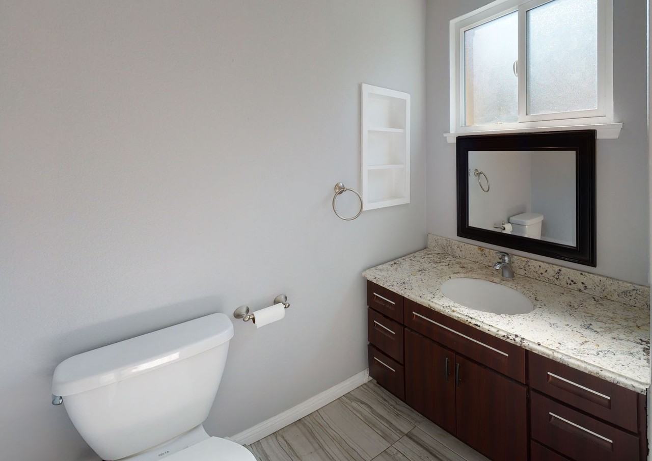 13849 La Jolla Plz - Photo 4 of 15