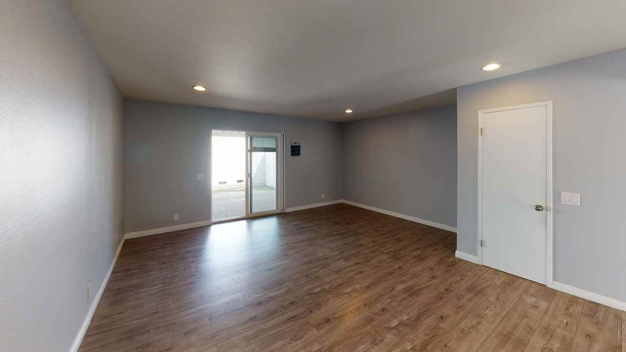 13849 La Jolla Plz - Photo 5 of 15