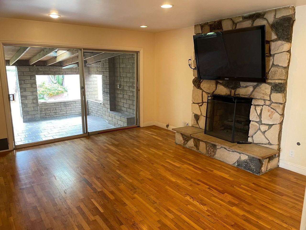 25218 Andreo Ave - Photo 5 of 17