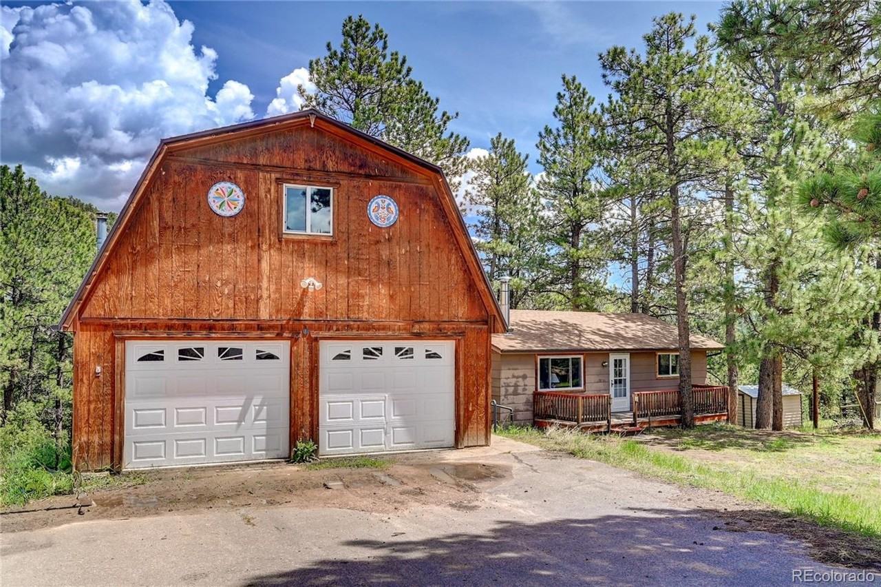 2027 Roland Dr - Photo 2 of 44