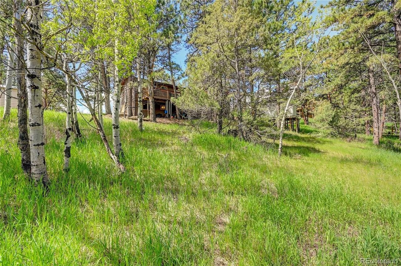 2027 Roland Dr - Photo 3 of 44