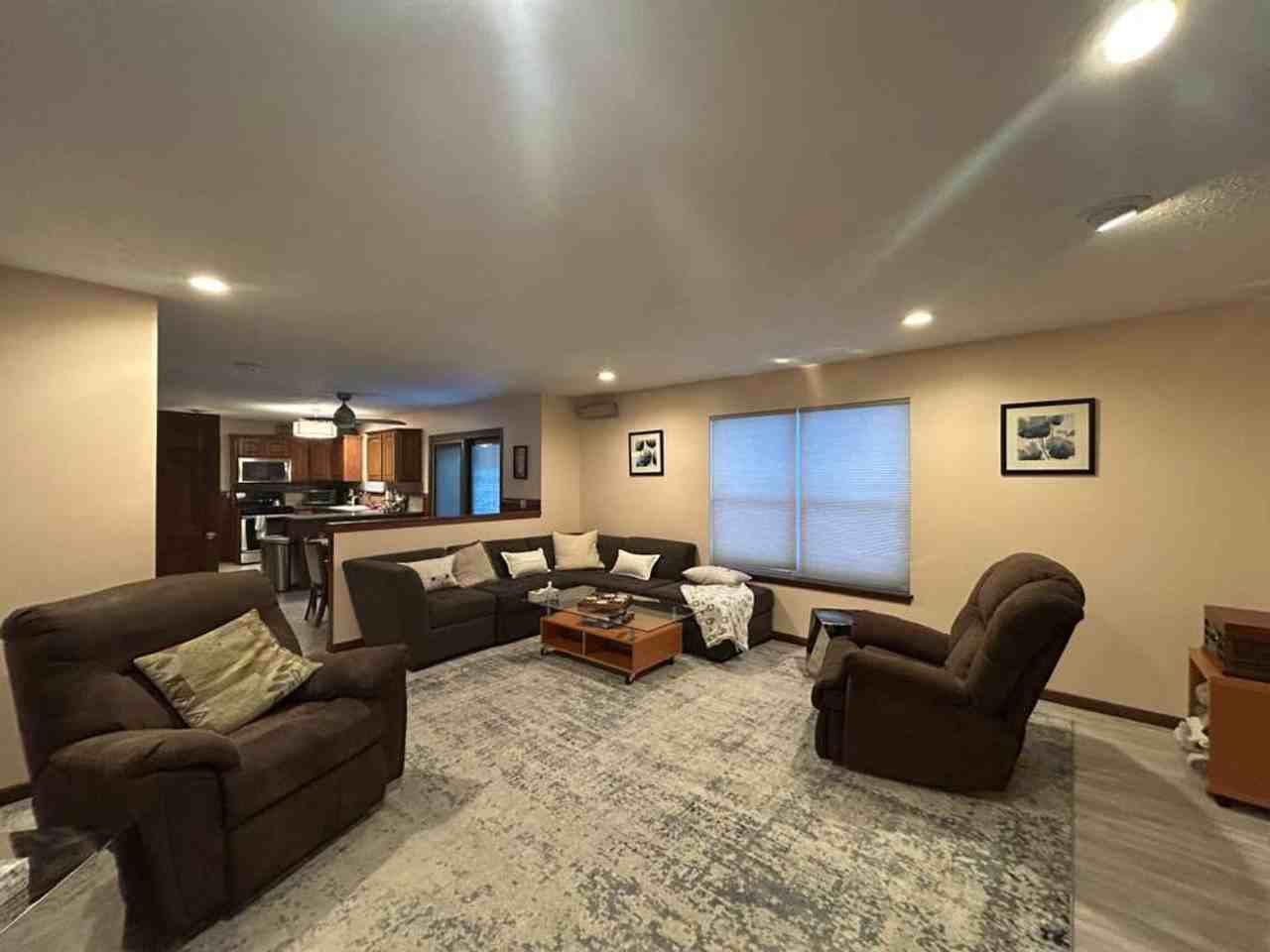 6289 Hastings Dr - Photo 5 of 37