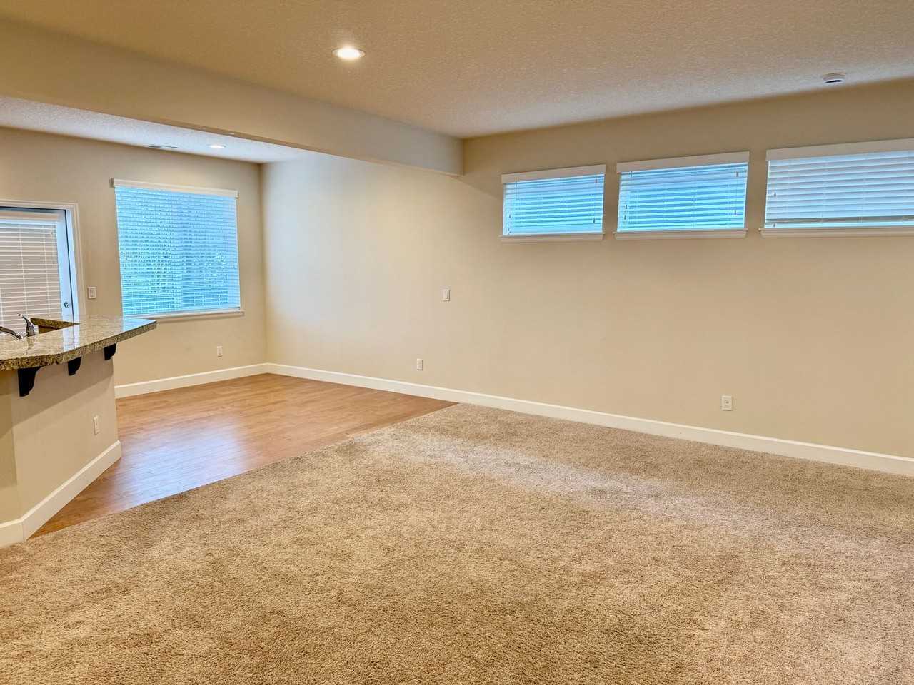 6878 Nw 163rd Ave - Photo 4 of 21