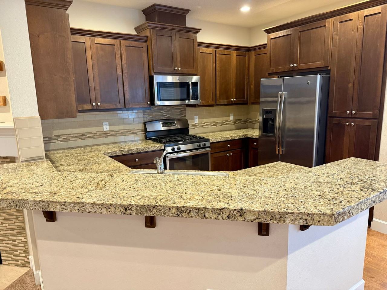 6878 Nw 163rd Ave - Photo 5 of 21