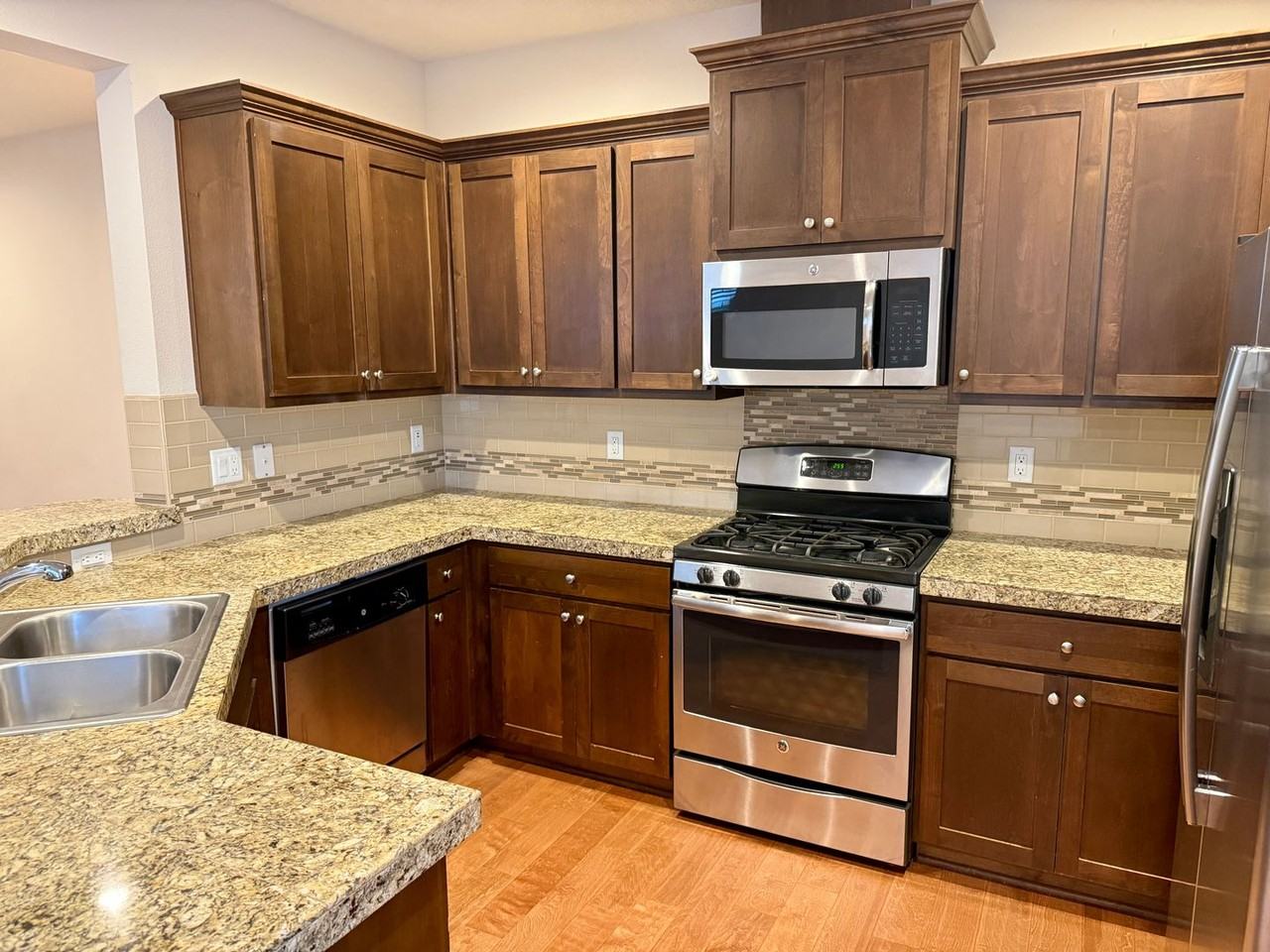 6878 Nw 163rd Ave - Photo 6 of 21