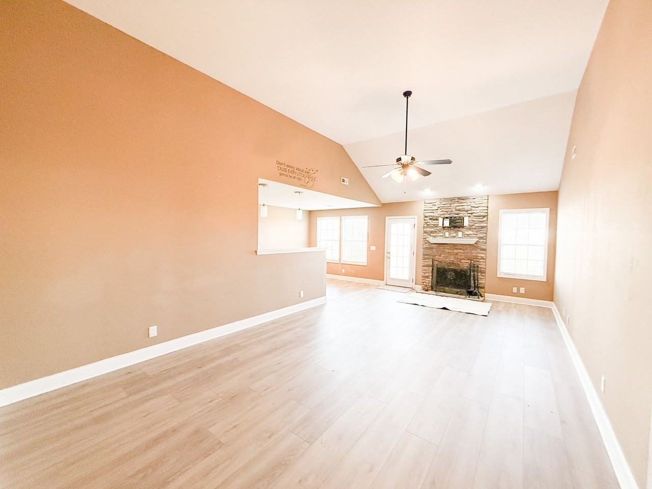 2221 Trophy Trce - Photo 2 of 13