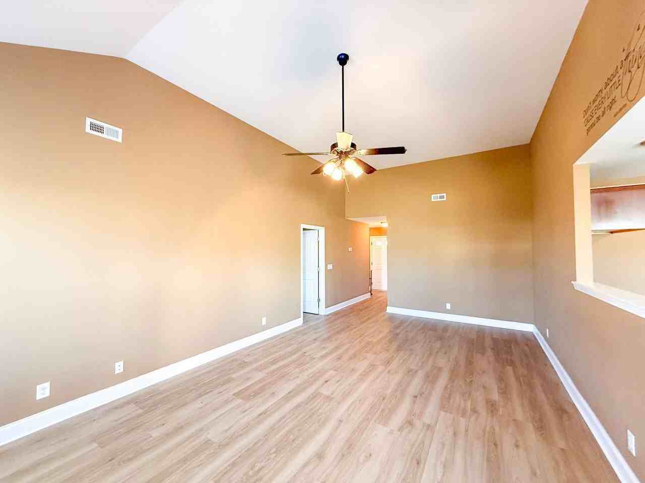 2221 Trophy Trce - Photo 3 of 13