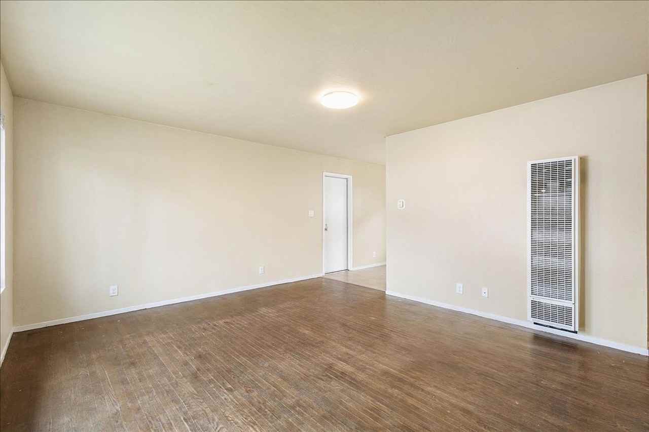 267 Flint Ct #5 - Photo 3 of 13