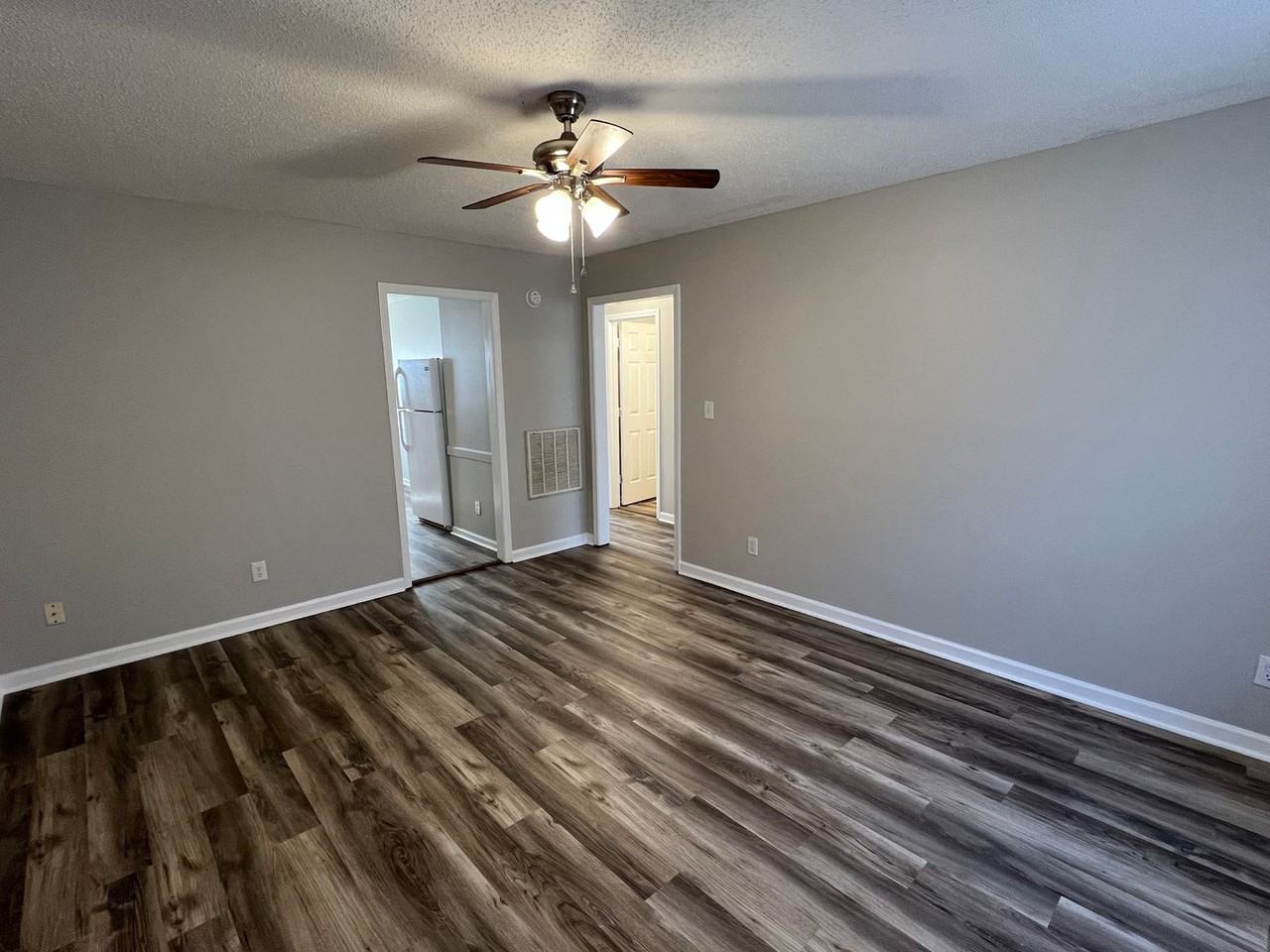 1336 E Main St - Photo 3 of 8