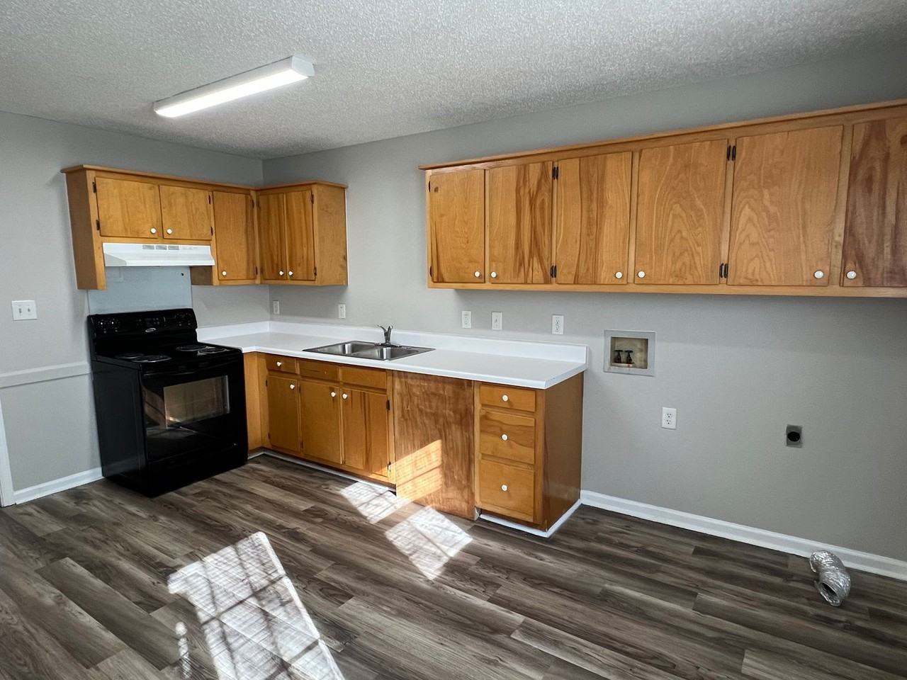 1336 E Main St - Photo 4 of 8