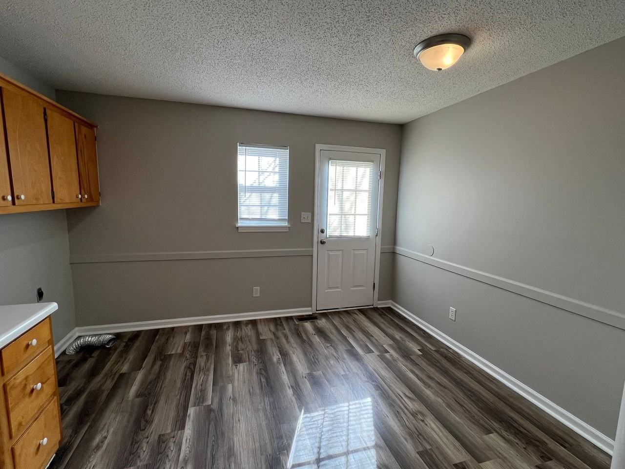 1336 E Main St - Photo 5 of 8