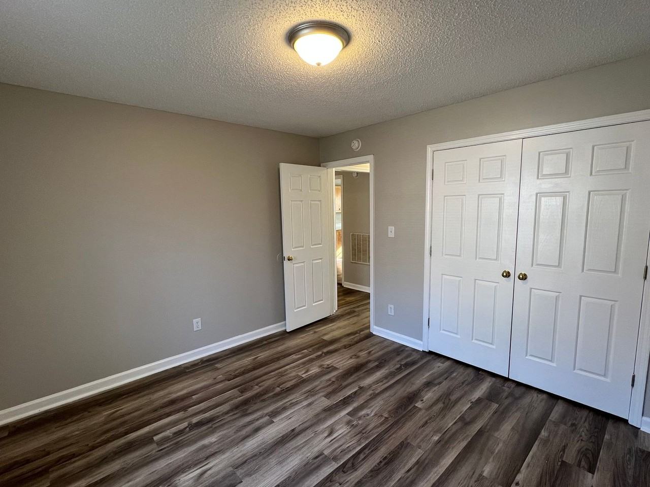 1336 E Main St - Photo 6 of 8