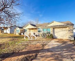 4517 Se 28th St - Photo 1 of 1