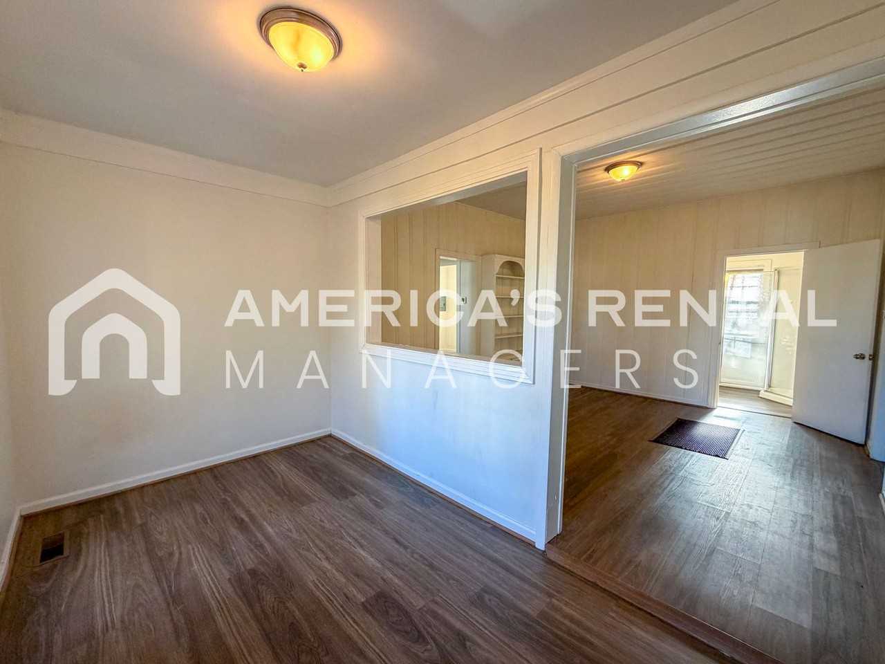 253 11th Ave Ne - Photo 5 of 40