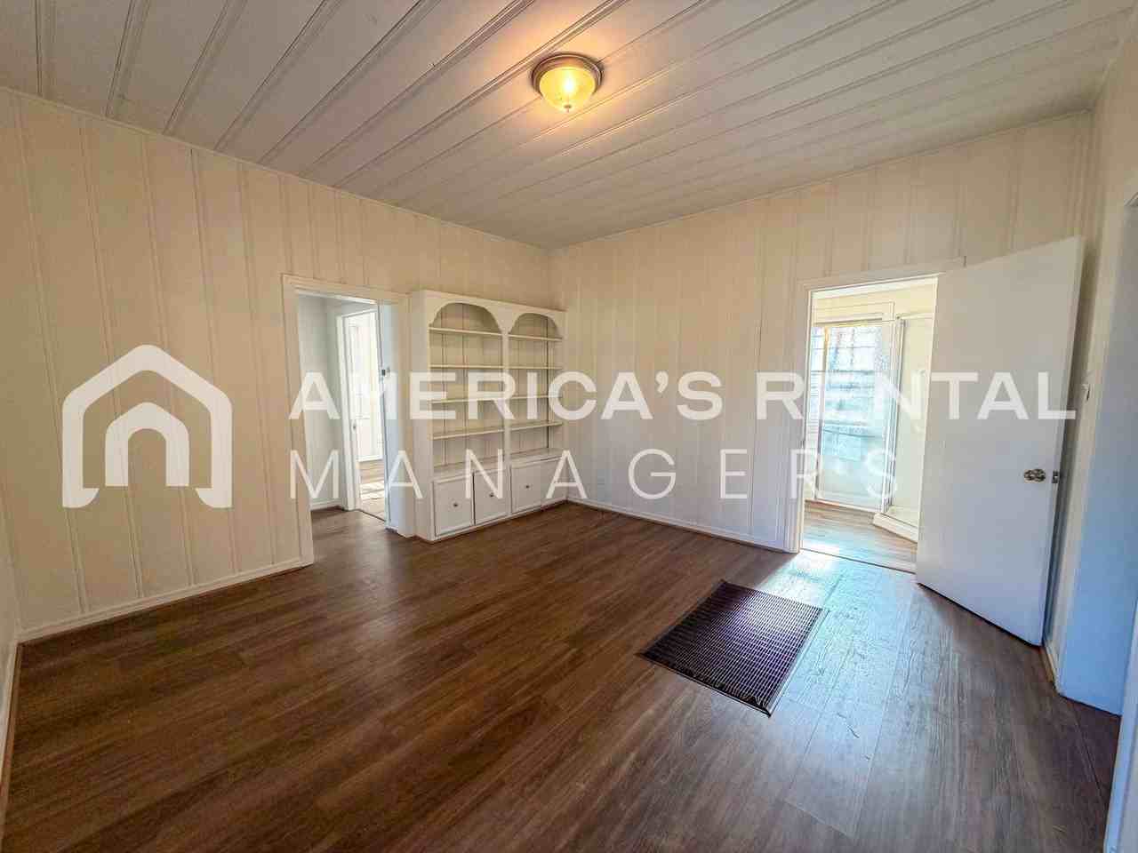 253 11th Ave Ne - Photo 6 of 40