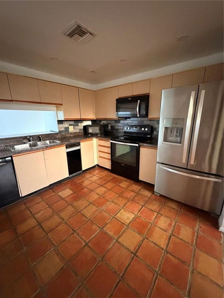 7460 La Paz Blvd #310 - Photo 2 of 27