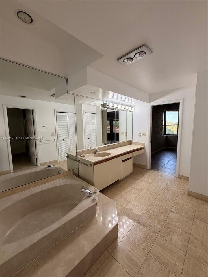 7460 La Paz Blvd #310 - Photo 3 of 27