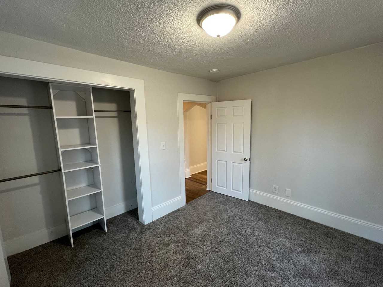 408 Meredith St - Photo 4 of 6