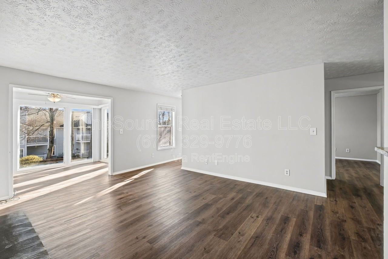 907 Augusta Dr Se #1 - Photo 7 of 27