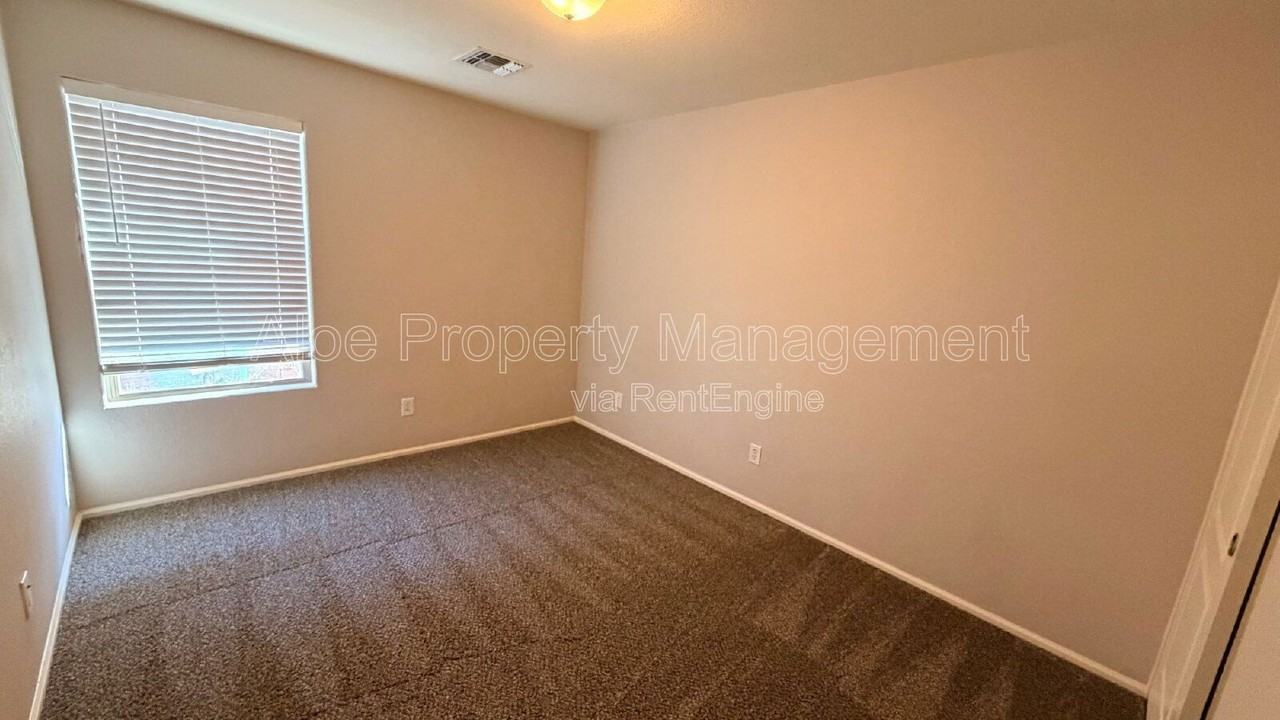 41919 W Chambers Ct - Photo 7 of 13