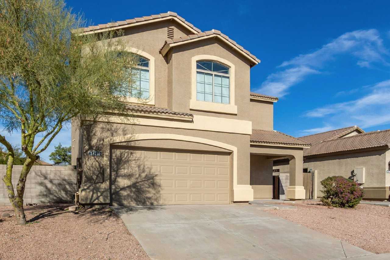 24110 W Hadley St - Photo 4 of 33