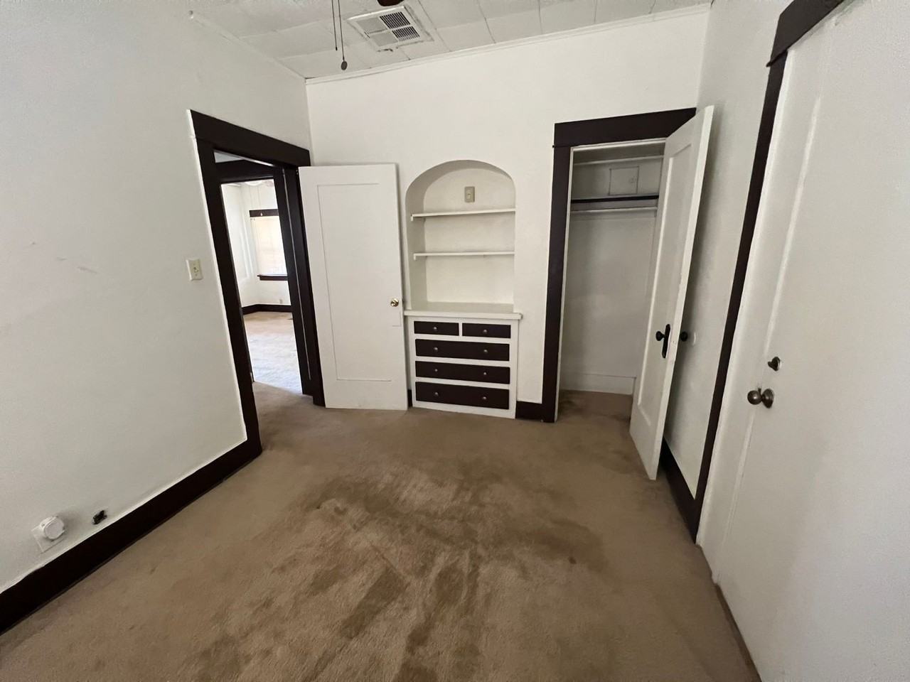 1516 E 8th St - Photo 7 of 8