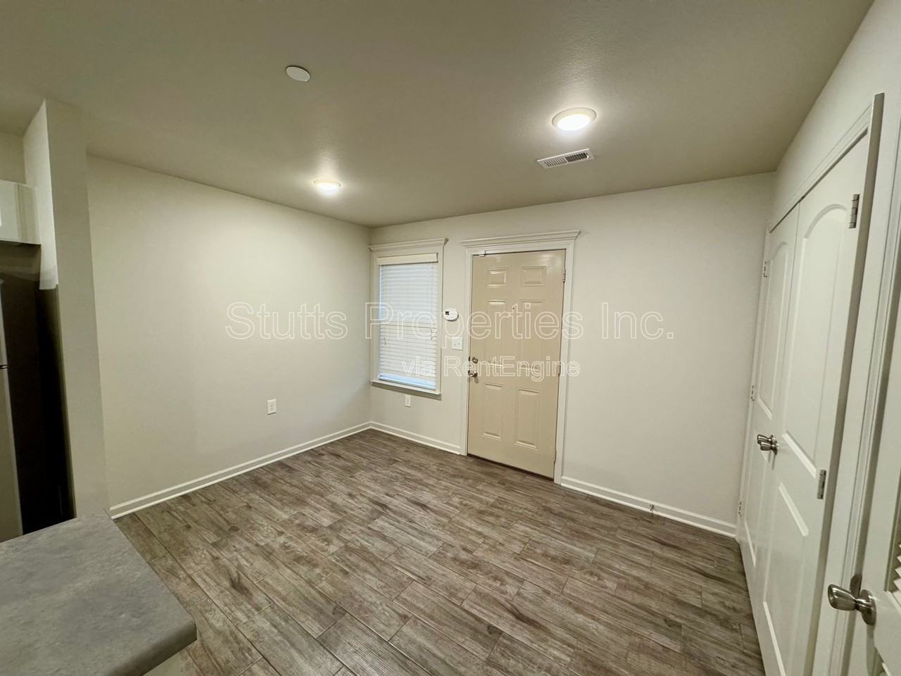 104 Spindle Ct #601 - Photo 2 of 8