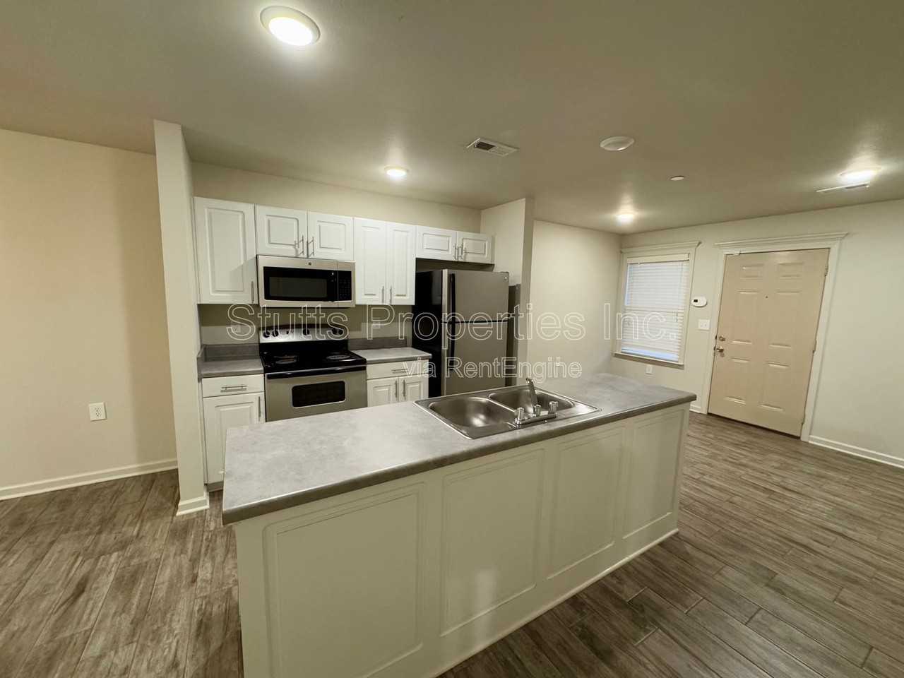 104 Spindle Ct #601 - Photo 4 of 8