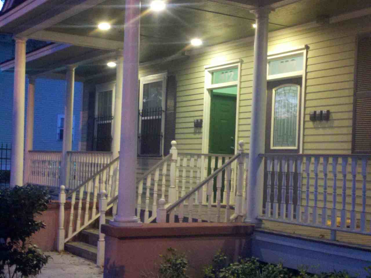 406 E 38th St - Photo 4 of 17