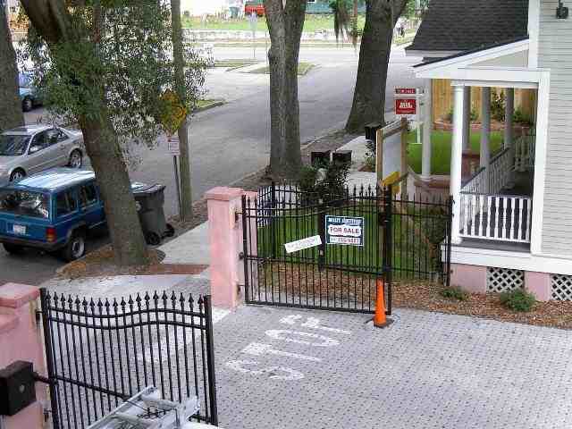 406 E 38th St - Photo 3 of 17