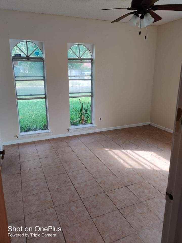 1903 Standridge St - Photo 3 of 15