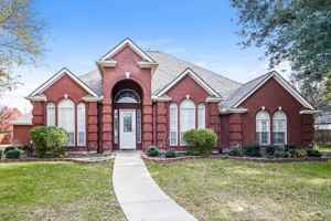 featured image of 708 Saint Johns Dr