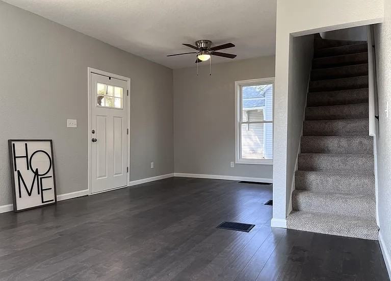 1228 Nw Van Buren St - Photo 2 of 7