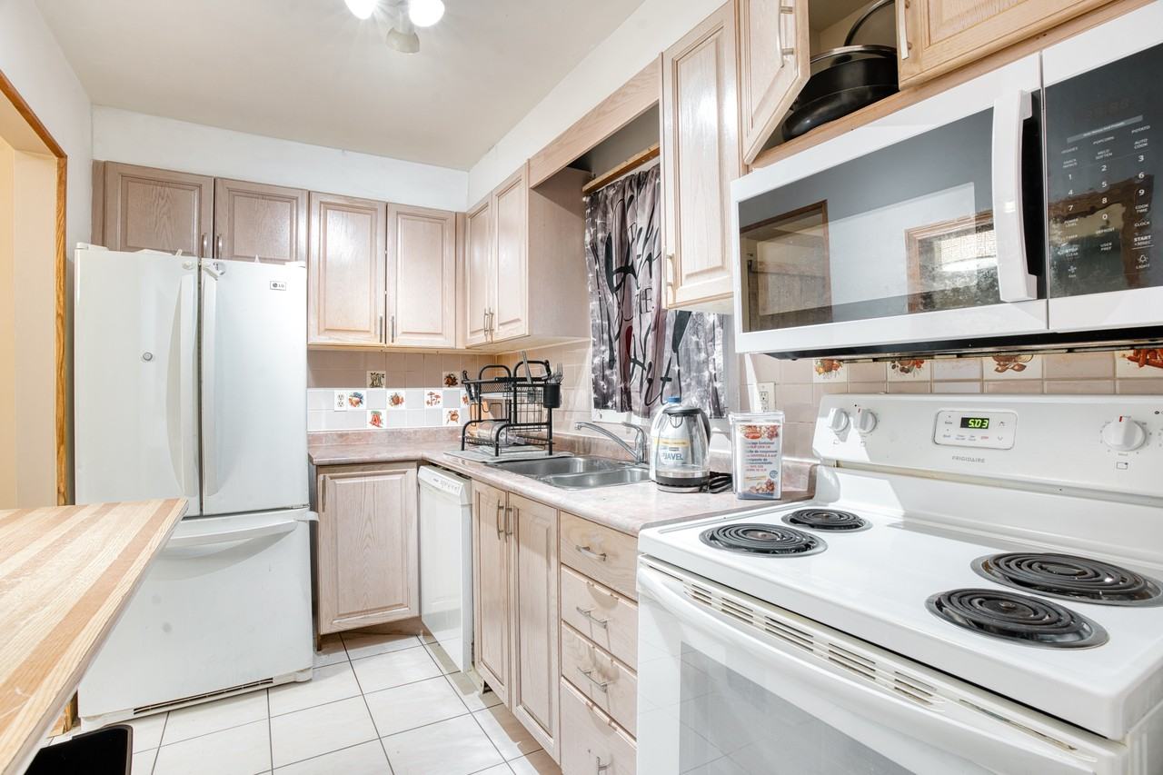 2 Hyde Park Court - Photo 3 of 12