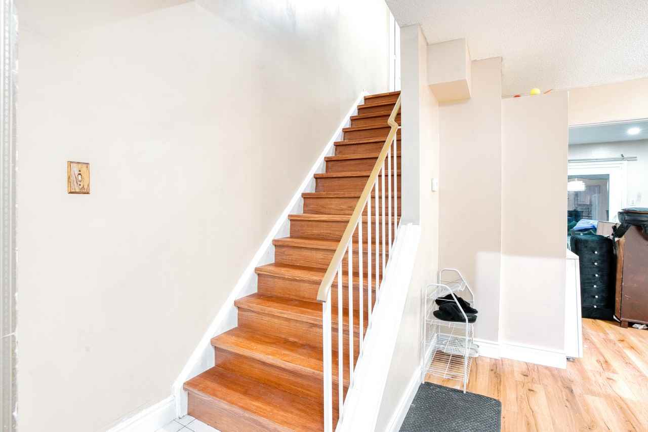 2 Hyde Park Court - Photo 6 of 12