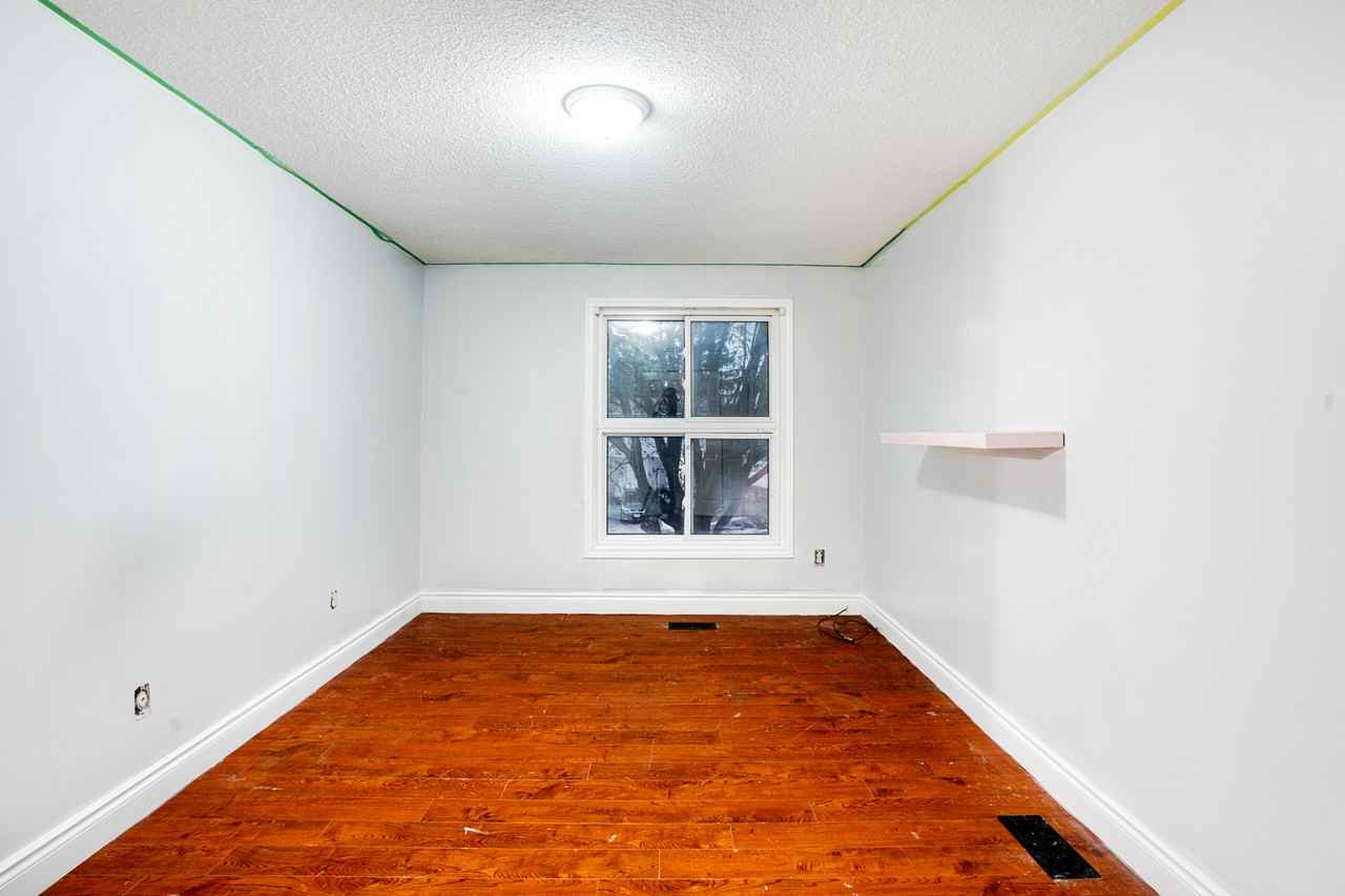 2 Hyde Park Court - Photo 7 of 12