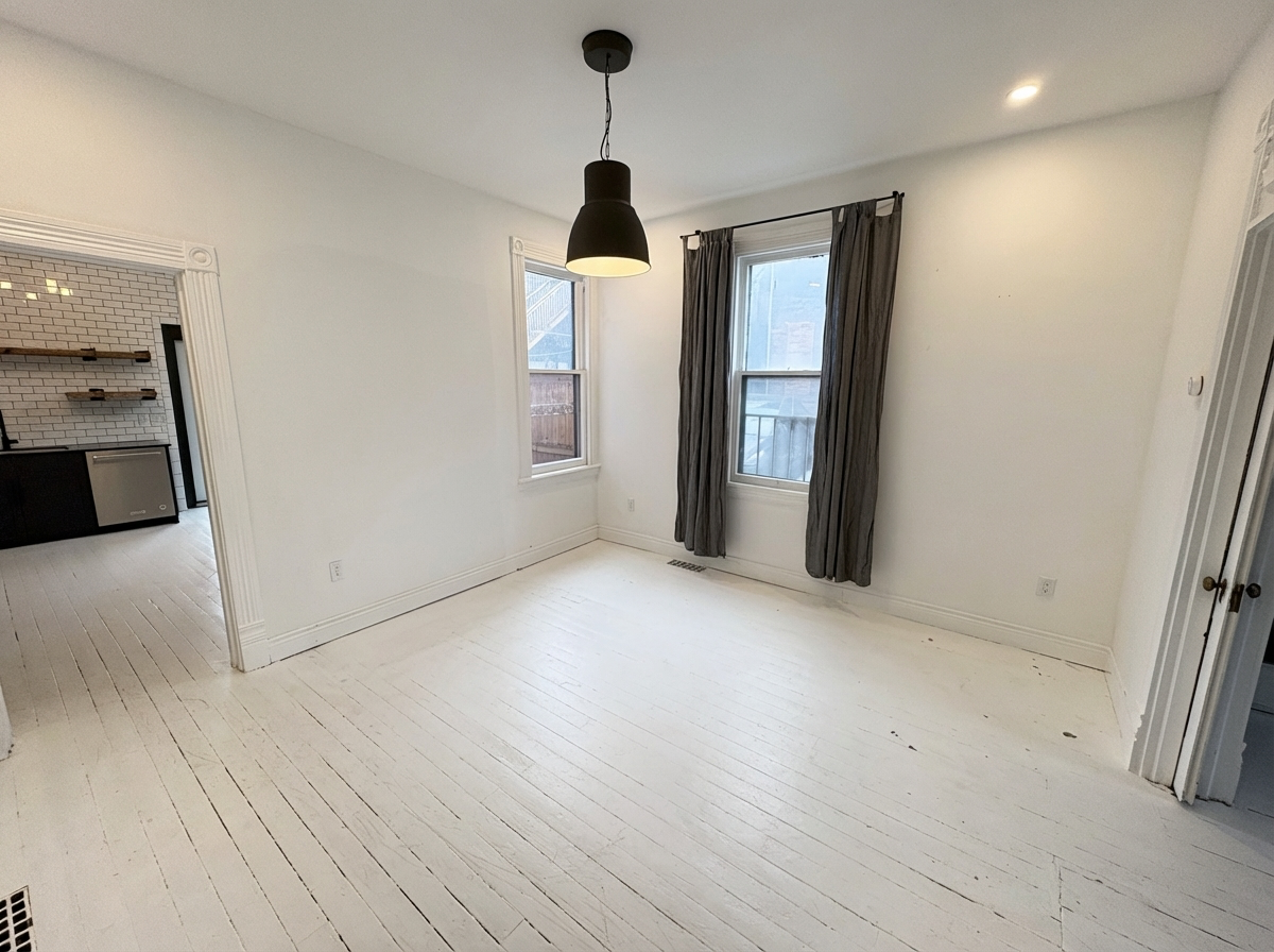 164 Catharine St N - Photo 6 of 45