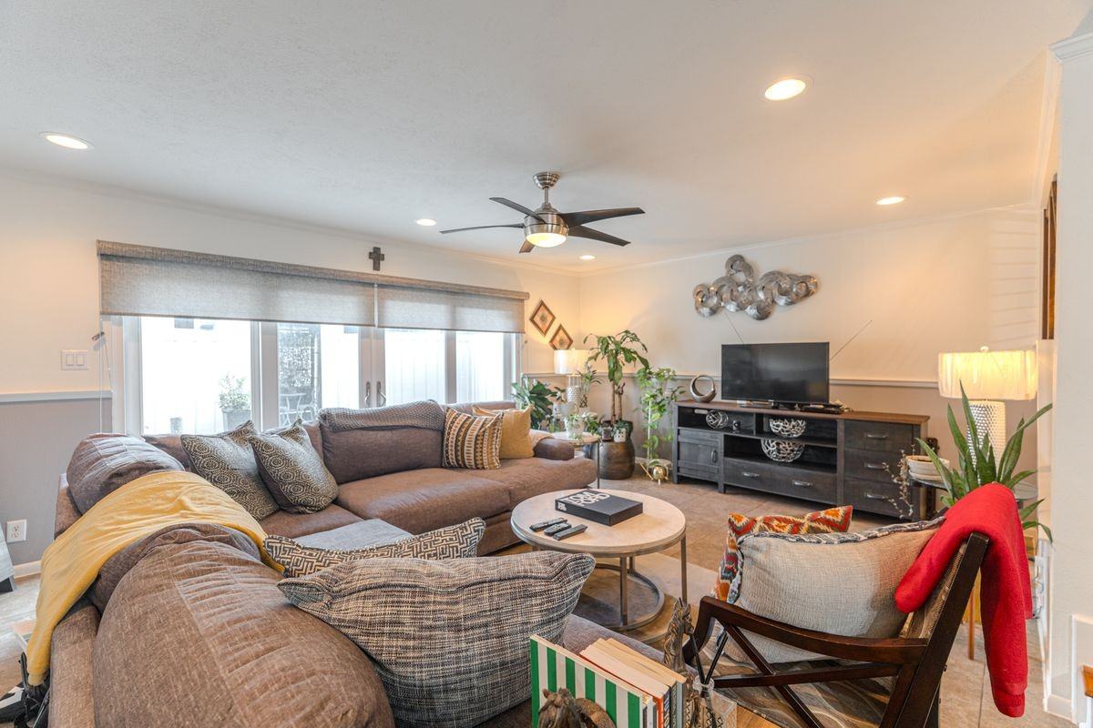 6339 Del Monte Dr - Photo 4 of 29