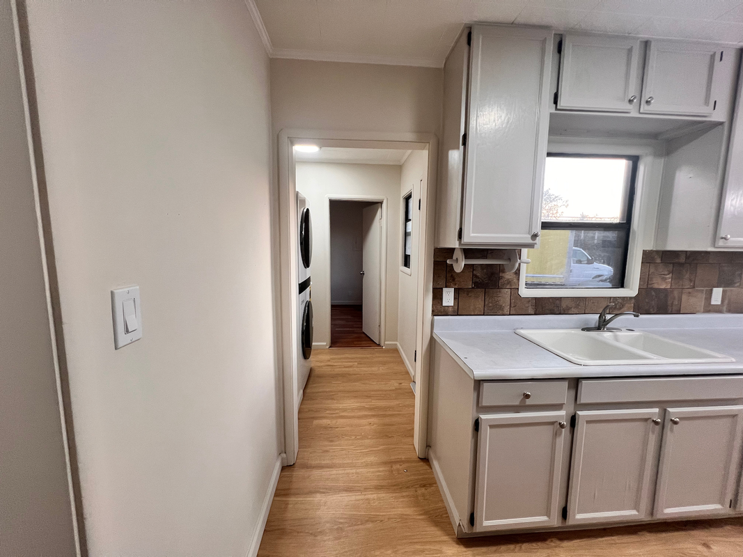 26786 Clarkford St - Photo 2 of 21